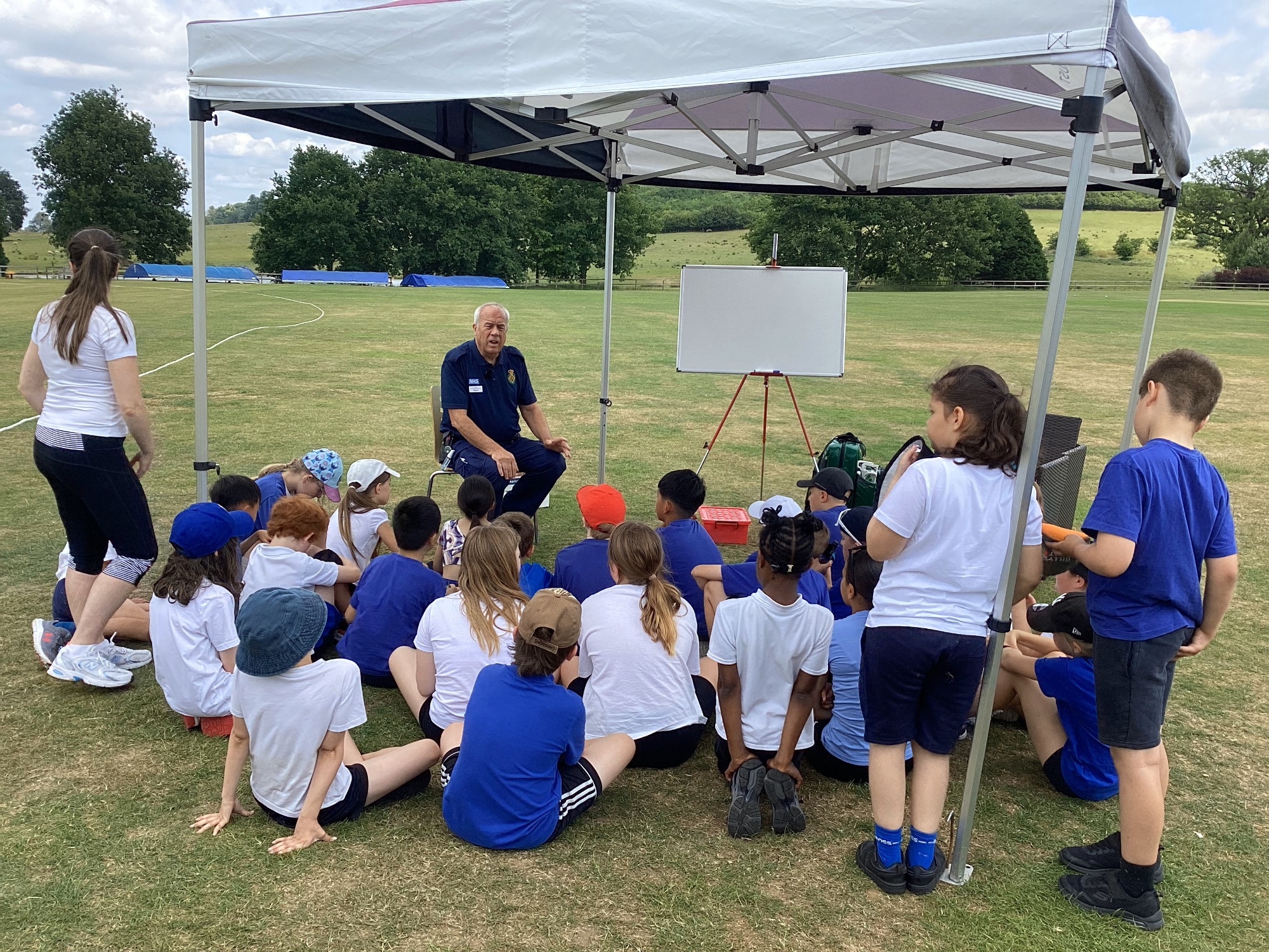 First responder teaching basic first aid